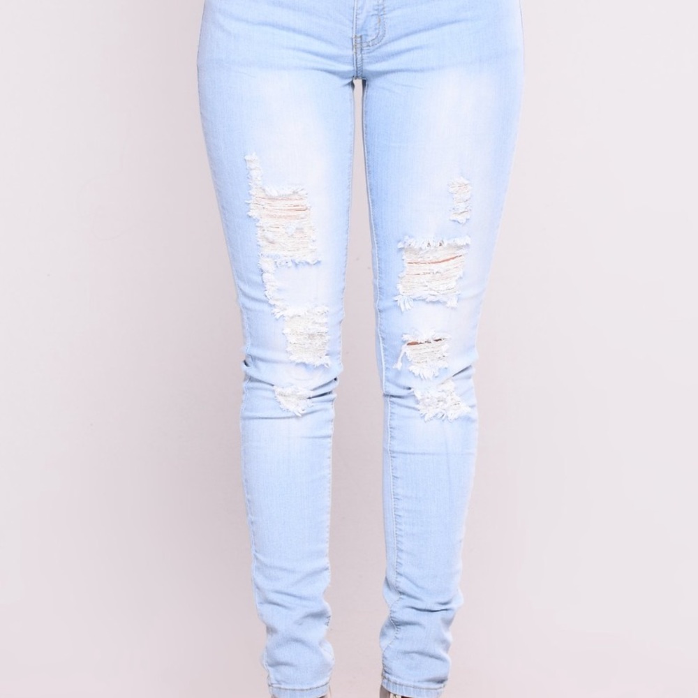 Women’s fashions 👖